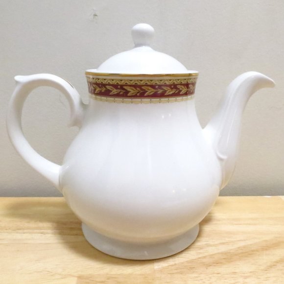 Vinttage Churchill Teapot Coffee Hotelware White 30 oz Porcelain 6.75" England - Picture 2 of 11
